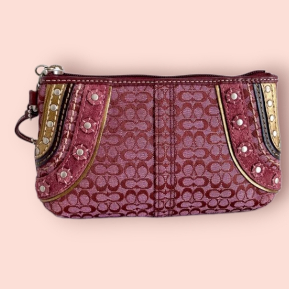 (EUC) Vintage COACH® SOHO Signature Studded Wristlet - Bordeaux - Picture 2 of 6